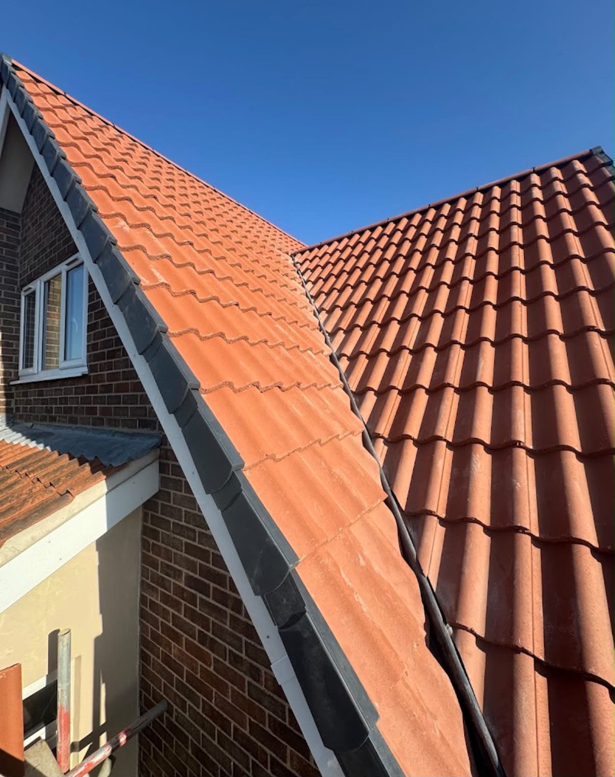 Finished terracotta roof edge with dry verge units